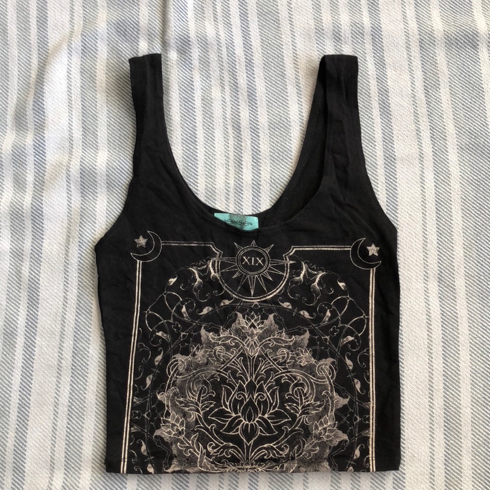 Crop top